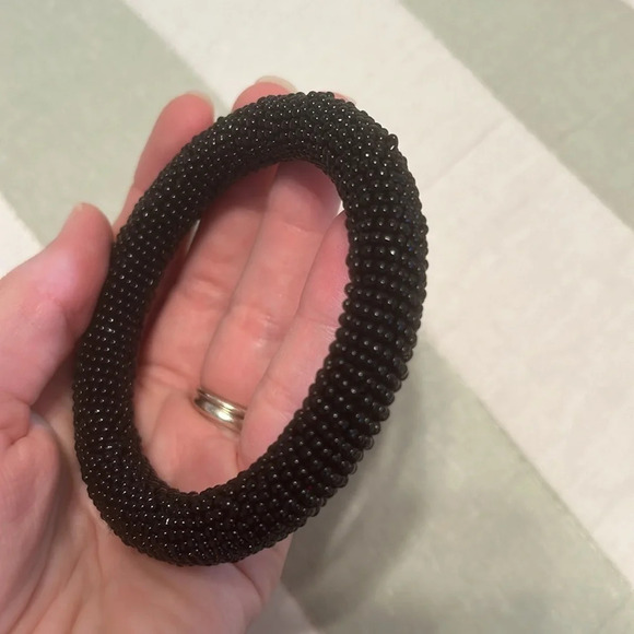 Bangle chunky style with black seed beads - Picture 2 of 4